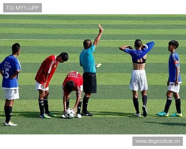 场上官员被罚离场，足球规则到底怎么规定的？