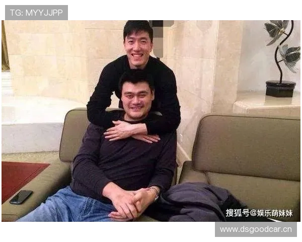 姚明晒的厨房居然比我整租的房子还大，我刷到后一秒把钱包放回抽屉里